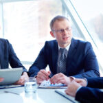 Leasing operacyjny a finansowy – czym się różnią i który bardziej się opłaca?