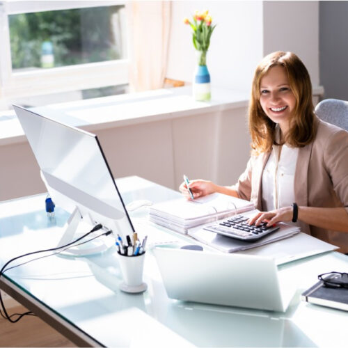 Zakładanie firmy dla e-commerce: jakie formalności i podatki czekają początkujących sprzedawców?